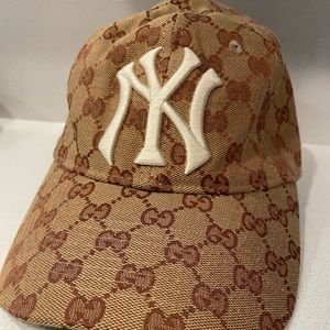 Authentic Gucci NY baseball hat size 57-61 cm